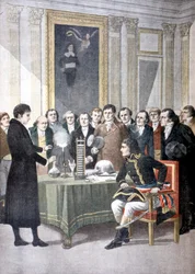 Alessandro Volta, demonstrerer bunkebatteriet sitt for Napoleon, c1800 1901