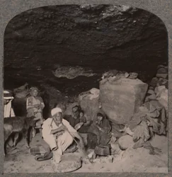 Beduin-hulebeboere i hulene sine, ca 1900
