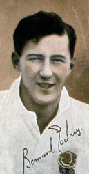 Bernard Gadney 1909-2000, engelsk fotballspiller i rugbyunionen, 1935