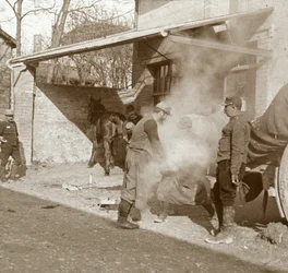 Smed som skohest, Suippes, Nord-Frankrike, c1914-c1918
