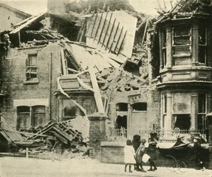 Bombeskadede hus, Hartlepool, første verdenskrig, desember 1914, c1920.