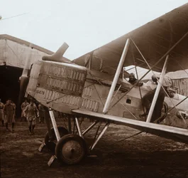 Breguet biplan i ferd med å ta av, c1914-c1918