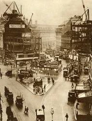 Byggearbeid ved Piccadilly Circus i London, 1926, 1935.