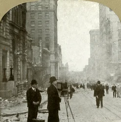 California St., ser frem til fergeleiet - Banking District, 1906.