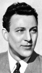 Carl Brisson , danskfødt skuespiller, 1934-1935