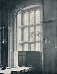 Charterhouse. Interiør av Bay i spisesalen, 1925