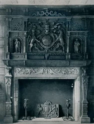 Skorsteinsstykke med Arms of James I, cirka 1606: fra det gamle palasset, Bromley-By-Bow, 1945