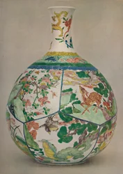 Kinesisk porselensflaske i emalje Famille Verte. Periode av KAng His, 1662-1722, 1928