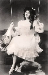 Christine Raynor, skuespillerinne, 1907