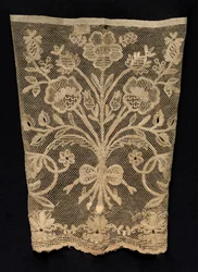 Mansjett med blomsterranker, 1800-tallet.