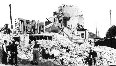 Ødelagt bygning, frigjøring av Frankrike, St Cyr, august 1944
