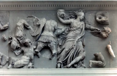 Detalj fra den store frisen til Pergamonalteret, 180-159 f.Kr