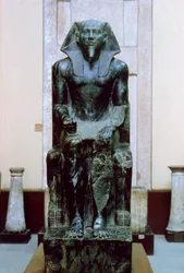Diorittstatue av den gammel egyptiske faraoen Khafre, 26. århundre f.Kr.