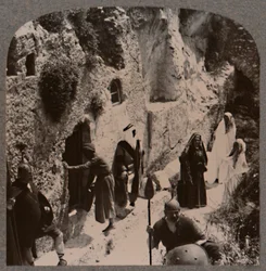 Disipler, med kvinnene, tidlig ved Kristi grav, ca 1900