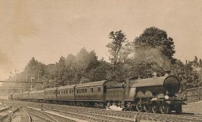 Ned Brighton Express nær South Croydon. Motor 4-4-2, nr. 421, c1920.
