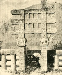 Østporten til den store stupaen i Sanchi, 1890.