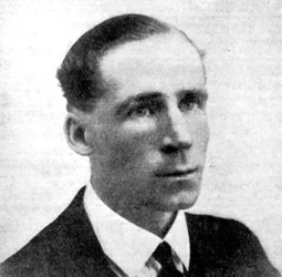 Ernest Raymond 1888-1974, britisk forfatter, tidlig på 1900-tallet