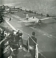 Jagerfly om bord på et hangarskip, andre verdenskrig, c1943.