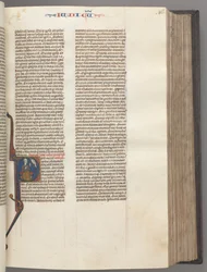 Fol. 86r, Dommere, historisk initial R, Juda sittende med en bok som snakker med Gud, ca. 1275-1300.