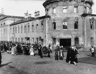 Begravelsesprosesjon av poeten Alexander Blok, Petrograd, Russland, 10. august 1921