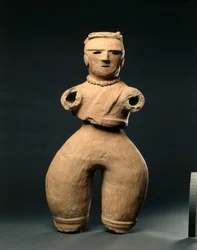 Haniwa-figur av en kvinne, ca. 500-tallet.