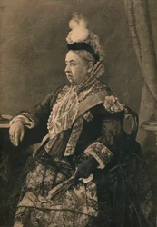 Hennes Majestet Dronningen i kjolen som ble båret ved jubileumsmarkeringen i Westminster Abbey, 1887