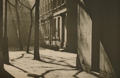 In Wardrobe Court, bygget på stedet til et kongelig museum, c1935.