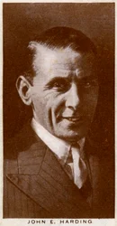 John E Harding , britisk boksesjef og matchmaker, 1938