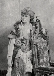Julie Feyghine , fransk skuespillerinne, 1881