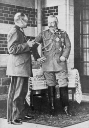 Kaiser Wilhelm II av Tyskland og Frederick Augustus III av Sachsen, juni 1918