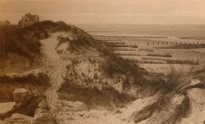 Le Dunes et la Plage, Sanddyner og strand, c1900.