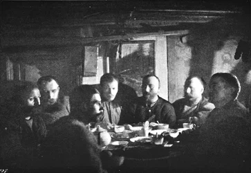 Nedre ende av kveldsmatbordet, c1893-1896, 1897
