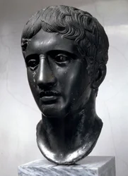 Marmorhode av Doryphoros romersk kopi etter original av Polykleitos, c450-c440 f.Kr.