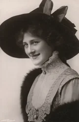 Frøken Phyllis Dare, 1890-1975, c1930.