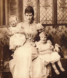 Mor og sønner, c1899 1935