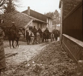 Monterte franske soldater med artilleri, c1914-c1918