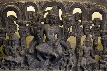Nasjonalmuseet, New Delhi. Overligger som viser treenigheten (Brahma, Vishnu og Shiva). Kakatiya