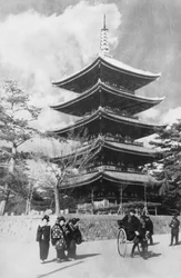 Pagoda, Nara, Japan, slutten av 1800- eller begynnelsen av 1900-tallet