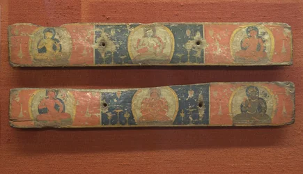 Par manuskriptomslag: Prajnaparamita Flankert av Bodhisattvaer over...1100-tallet.
