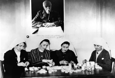 Tilbereder vitamingodteri, tysk-okkupert Frankrike, 1940-1944