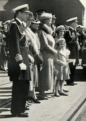 Dronning Mary reiser for å besøke Canada, 1939, 1951.