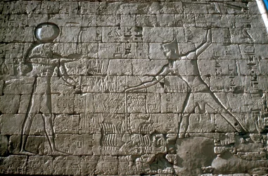 Rameses III slo fiendene sine før Amun-Ra, liktempelet, Medinet Habu, Egypt, c1100-tallet f.Kr.