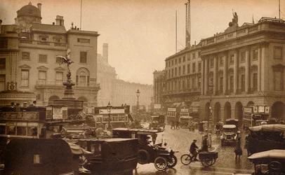 Regent Street, London, England, sett fra Piccadilly Circus, 1923, 1938