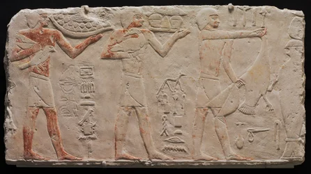 Relieff av tre offerbærere, ca. 2311-2281 f.Kr.