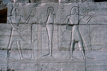 Relieff som viser Rameses II før Ptah, The Ramesseum, Temple of Rameses II, Luxor, Egypt, c1250 f.Kr.