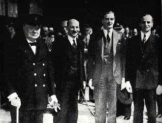 Retur til London fra Amerika, 27. juni 1942, 1945.