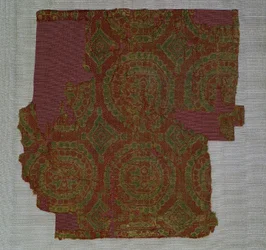 Samitt med rundeller av rosetter, 700-800-tallet.