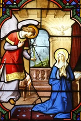 Farget glass: Bebudelsen, Levallois-Perret, Frankrike