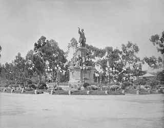 Statue av Columbus på Paseo, City of Mexico, c1897.