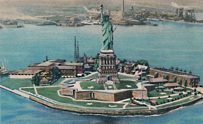 Frihetsgudinnen på Bedloes Island i New York Harbor. New York City, ca 1940-tallet
